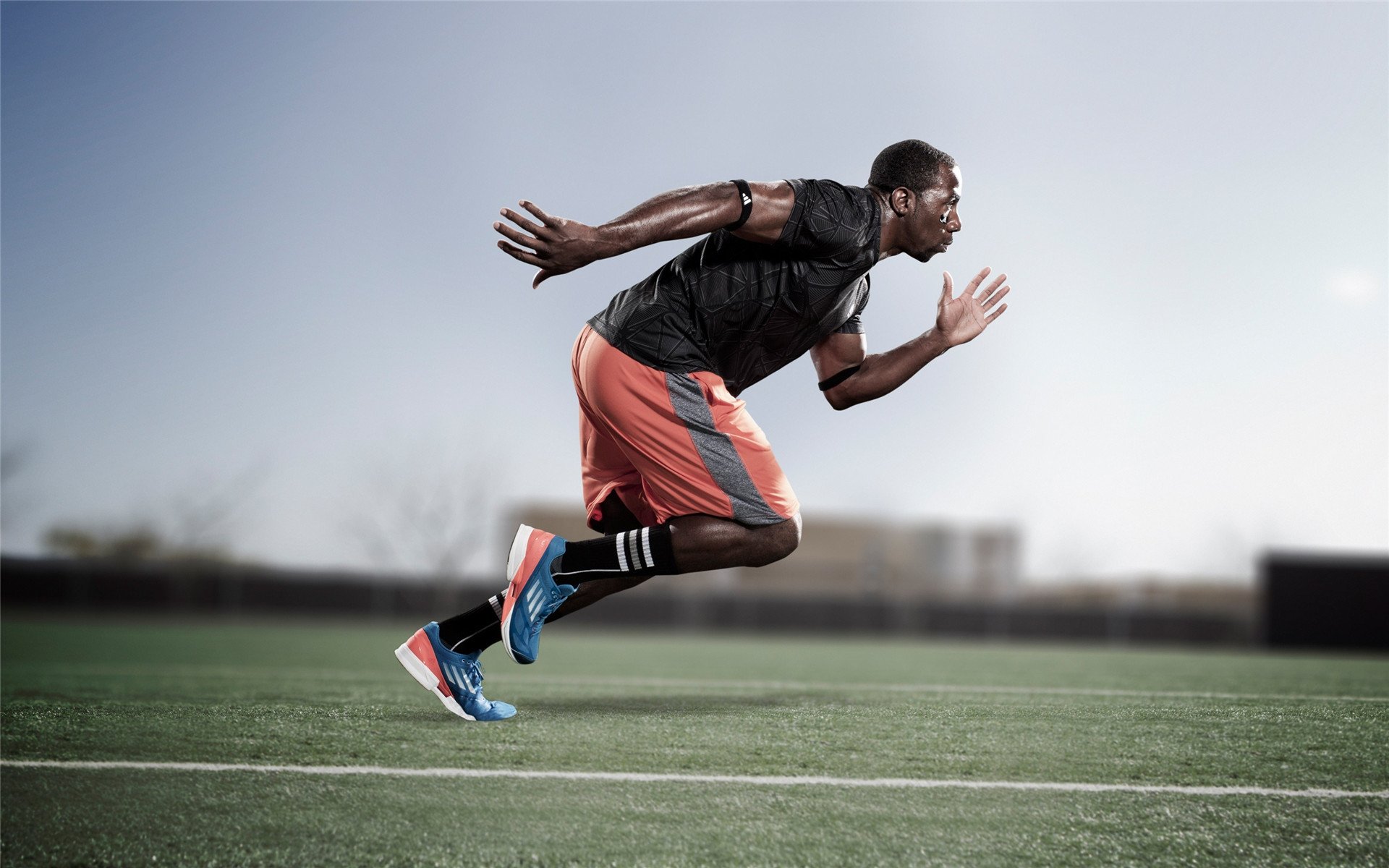 华体会登录入口-热火新秀首场训练表现稳健受到队内肯定，热火新签