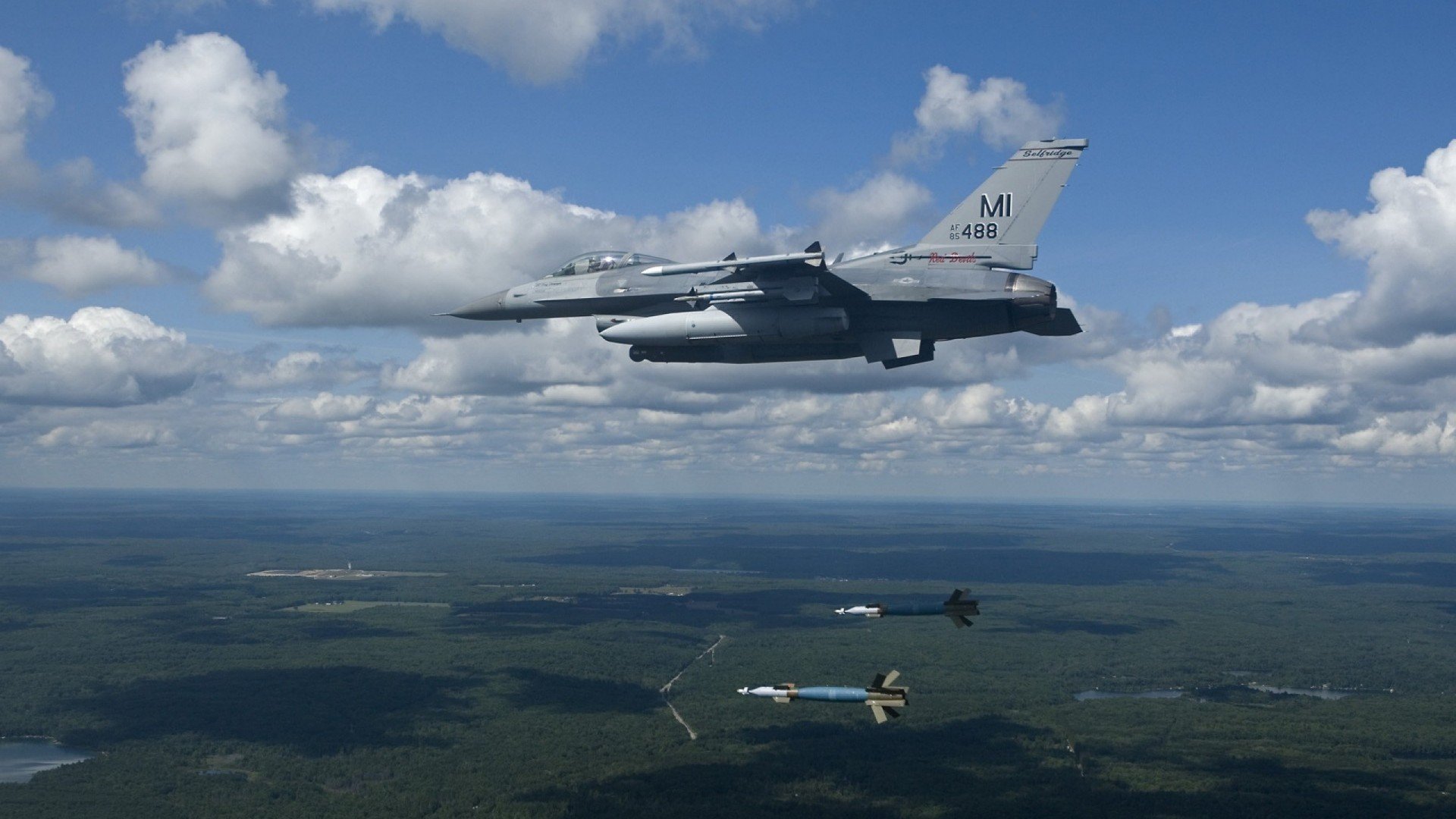 9人药厂新帅首胜耀眼，滕哈格11打10平局难忘，滕格尔个人简历