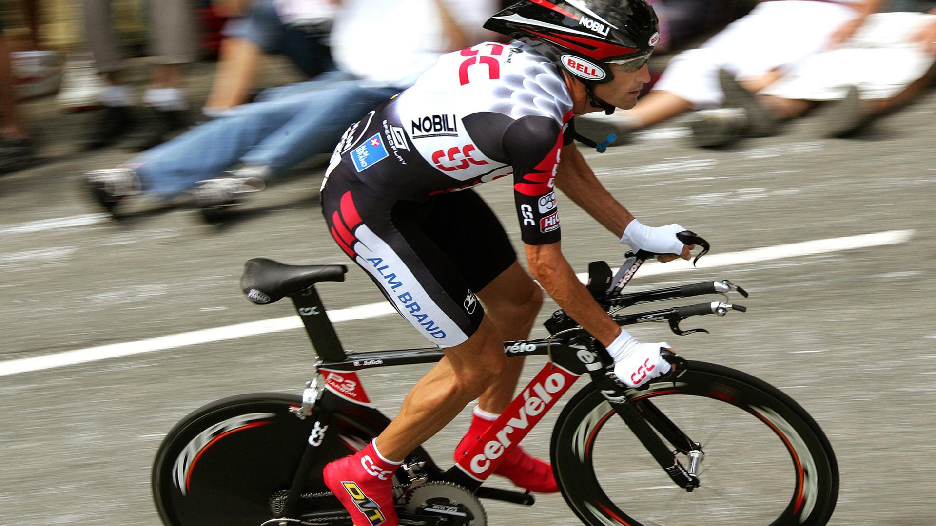 欧冠商业报告：赞助商总收入再创纪录 数字广告占比首次过半